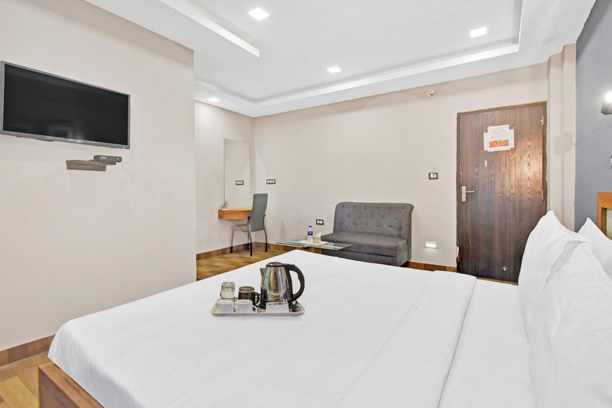 Oyo Townhouse Azure Sky Hotell Kolkata Eksteriør bilde