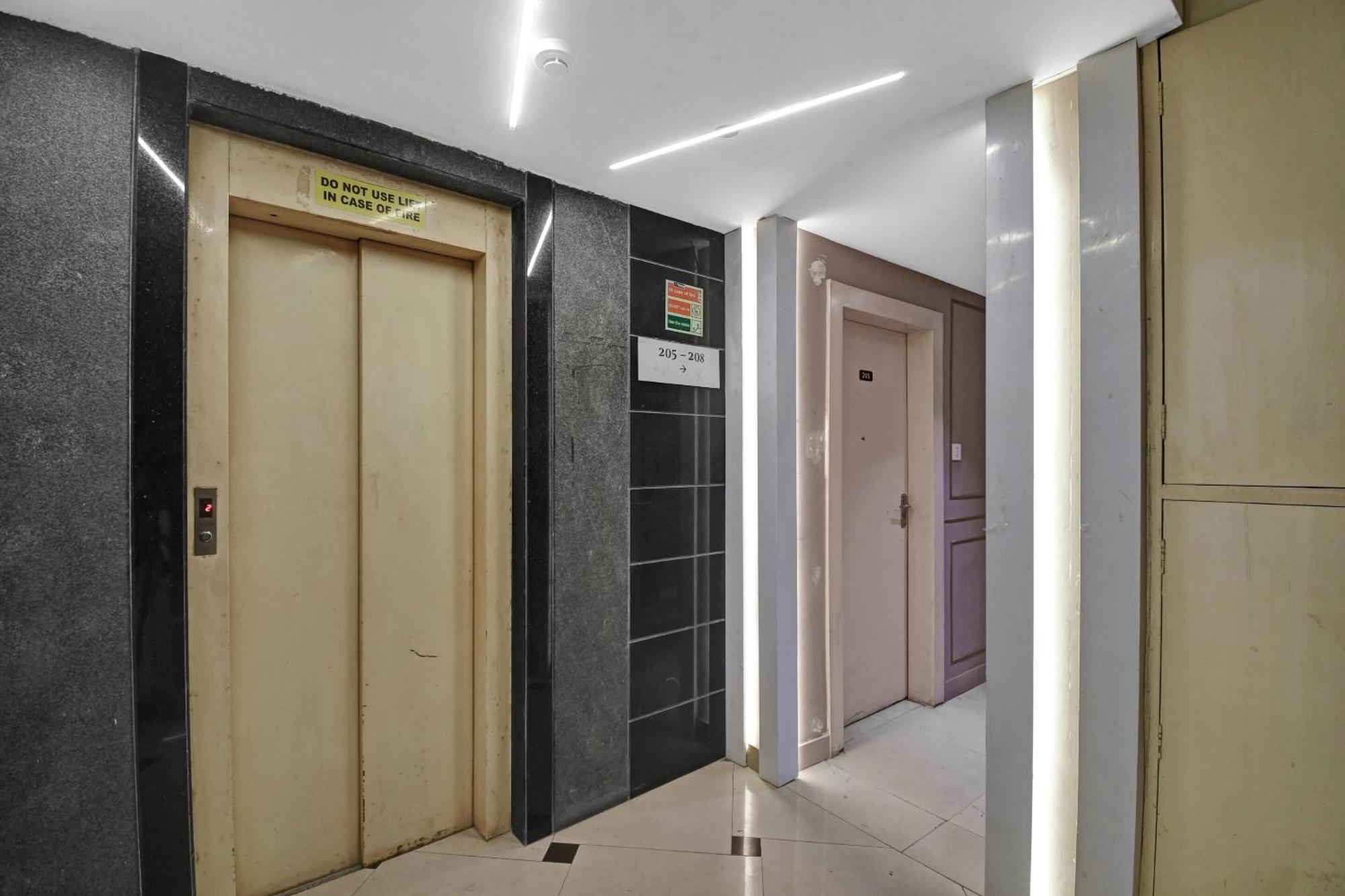 Oyo Townhouse Azure Sky Hotell Kolkata Eksteriør bilde